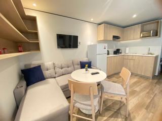 Maho Escape- with Pool and Gym, Lagoon view, walk to dinning, Maho Beach and Mullet Bay - 9