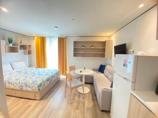 Maho Escape- with Pool and Gym, Lagoon view, walk to dinning, Maho Beach and Mullet Bay - 8