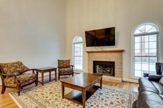 7 Mi to Dtwn Toledo Spacious Family Home! - 7