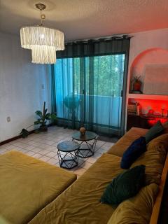 Comodo departamento en excelente ubicacion - 0