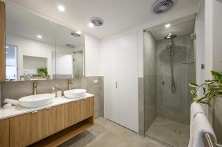 Noosa Escape 2BR Ocean Views, Walk to Beach - 7