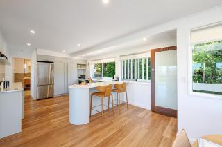 Noosa Escape 2BR Ocean Views, Walk to Beach - 6