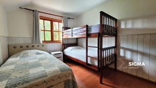 Amplia Casa Familiar en Condominio Privado - 2