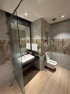 City Lights Heaven with Jacuzzi & Cozy Lounge - 1