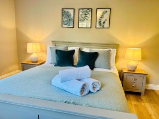 The Lodge - Elegant Peaceful Countryside Escape - 7