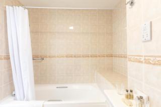 Whitegates Hotel - 5