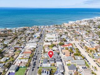 Sunset View home 2 min walk to beach parking - 3