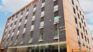 Rooftop with 2 bedrooms, 2 bathrooms, kitchen, and outdoor seating - 4