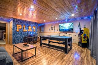 35 Hideaway - Mtn Views, Hot Tub, Game Room, Dogs Ok, 12 Mins to Sunday River - 2