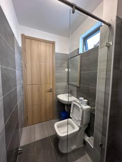 Queen Studio Near JKIA - Fast WiFi - Self Check-in - 5