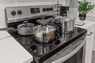 Beautiful & Peaceful 1-Bedroom Suite - 7