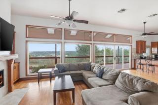 4BR Leander Retreat with Hot Tub & Views home - 3