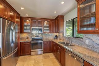 Hale Kaweonui home - 2