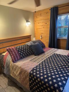 Whispering Woods Cabins & Grill - 2