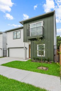 New built home - 5 mins to Houston Downtown - 9