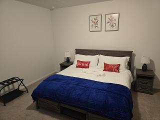 House In Porter Cozy Haven - 4