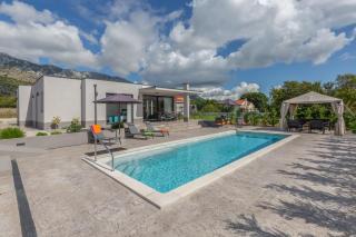 Holiday House Omis - Naklice - 0