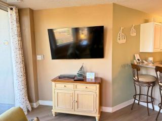 Seacrest Villa Oceanfront Resort 2 bed 2 bath steps to the beach - 6