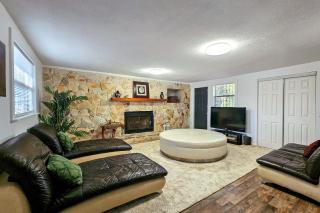 2 Mi to Cocoa Riverfront Park Home with Patio! - 7