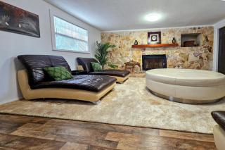 2 Mi to Cocoa Riverfront Park Home with Patio! - 4