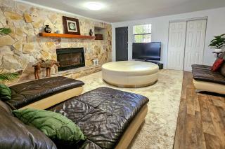 2 Mi to Cocoa Riverfront Park Home with Patio! - 3