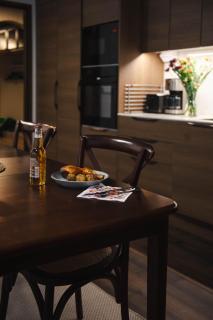 8 Bedroom Central Home with Sauna - 5