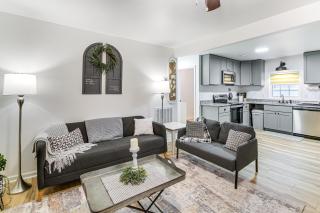 1 Mi to Lake Hamilton! Newly Remodeled Family Home - 2