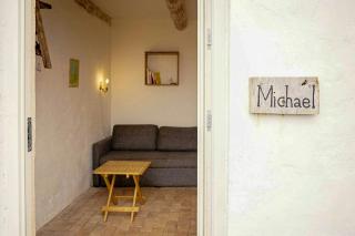 Authentic Country Stay At A Farm Guesthouse - 3