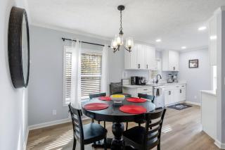 Luxe Cottage - South Chesterfield - 6