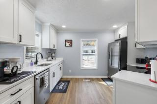 Luxe Cottage - South Chesterfield - 4