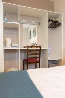 The Hawk & Buckle Inn - 5