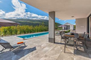 Holiday House Omis - Naklice - 3