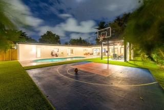 Villa Mayami Fitness Oasis Gym Basketball Court - 0