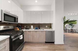 Modern 3BR Near McCormick & South Loop - 1