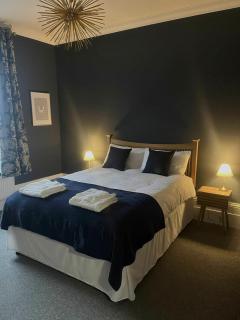 Seafront Balcony Flat - 5