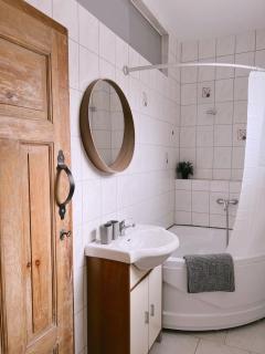 Moderne Altbau Wohnung in entspannter Lage - 4