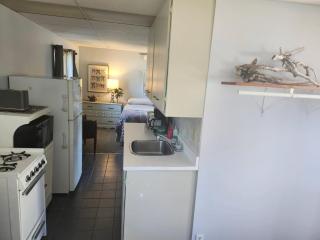 Lakeside Village Park Motel - 2