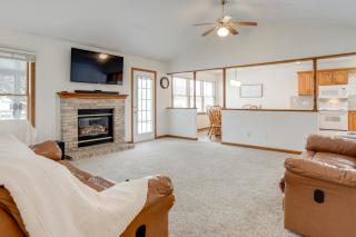 Boat, Hike and Fish All-Season Liberty Home with Yard - 8