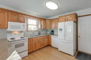 Boat, Hike and Fish All-Season Liberty Home with Yard - 6