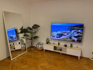 The Art Ceiling Loft at Main Square - 8