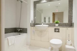 Welcoming 2BDR Riverside Retreat in Vauxhall - 5