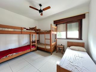 100 metros praia da enseada com piscina grande 2 vagas garagem - 8