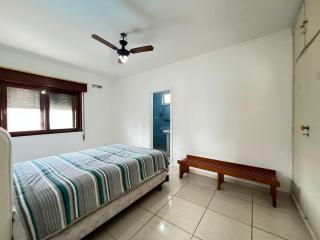 100 metros praia da enseada com piscina grande 2 vagas garagem - 3