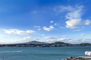 Princes Wharf Amazing 2 bedroom Free Parking - 4