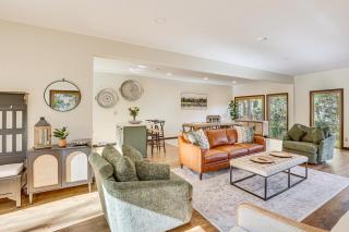 Trails, Wine and Events! Cuyahoga Falls Retreat - 4