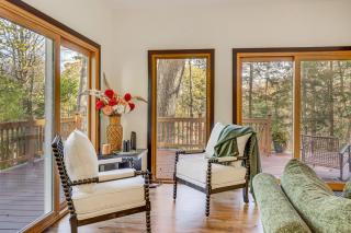 Trails, Wine and Events! Cuyahoga Falls Retreat - 2