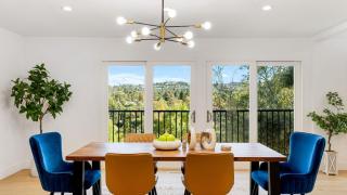 Scenic LA Stay Near Ventura Blvd with Deck Games Fireplace Outdoor Dining Marmol Vista by AvantStay - 4