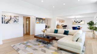 Scenic LA Stay Near Ventura Blvd with Deck Games Fireplace Outdoor Dining Marmol Vista by AvantStay - 3