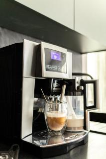 SmartStay Apartment 85 m2, Balkon, Parkplatz, Self Check-in, 2 WCs, Kaffeevollautomat - 1