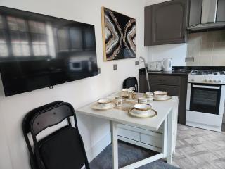 Luxury Cottage Stay Rooms Free Wifi Old Trafford Manchester - 3